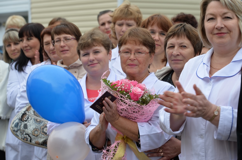 Больницы республики алтай. Майма ЦРБ. Больница в Майме Республика Алтай. Каргат больница. Майминская больница врачи.